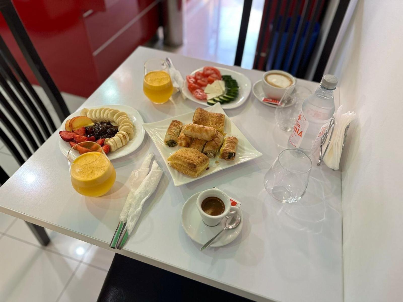 Hotel Europa Krujë Екстериор снимка