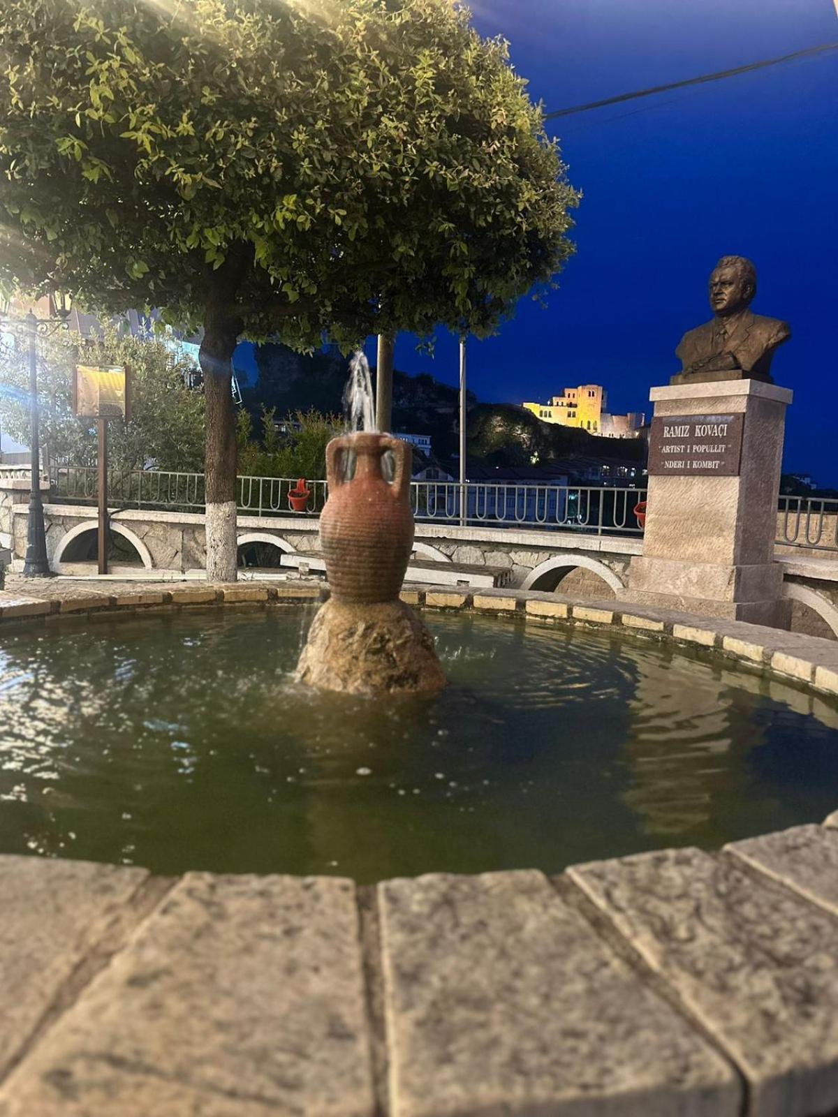 Hotel Europa Krujë Екстериор снимка