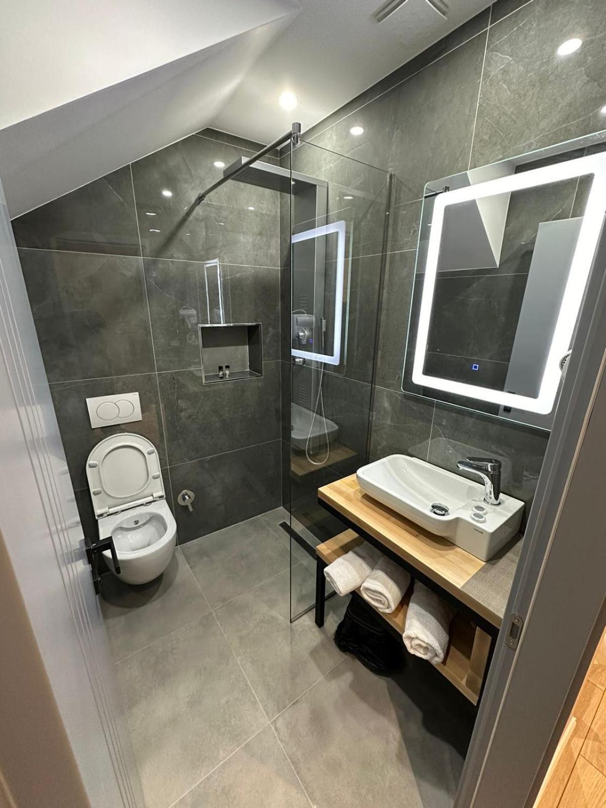 Hotel Europa Krujë Екстериор снимка