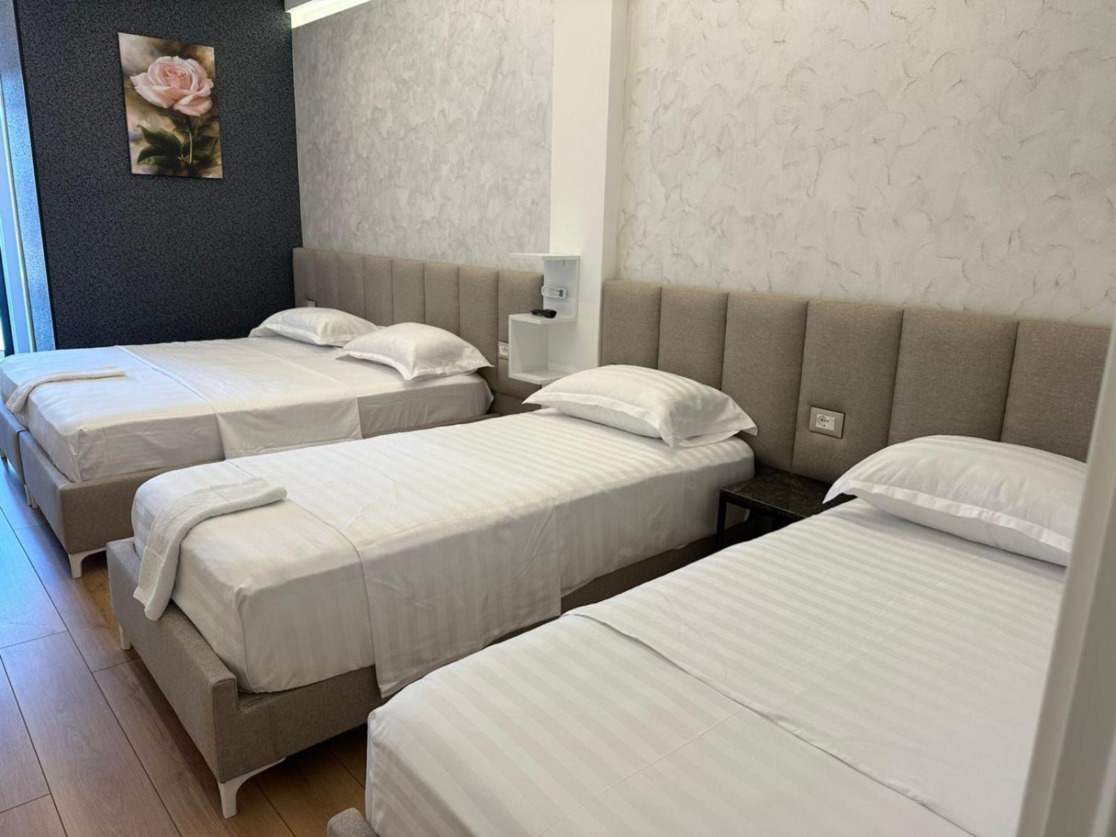 Hotel Europa Krujë Екстериор снимка
