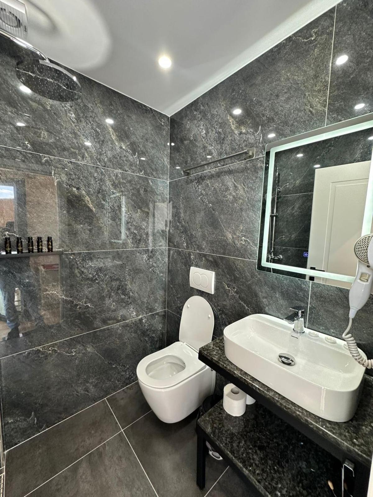 Hotel Europa Krujë Екстериор снимка